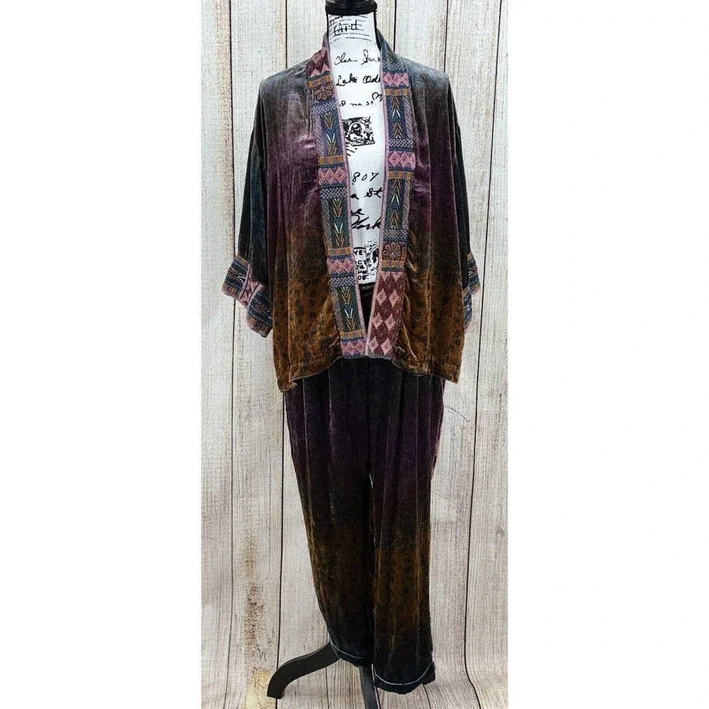 Johnny Was Ombre Cheetah Velvet Jacket and Pants Loungewear Set Size Small NWT - Picture 1 of 16
